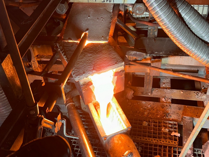 Foto Inizia lo svuotamento del nostro 21mo forno-Bormioli Luigi Abbiategrasso Foto Inizia lo svuotamento del nostro 21mo forno-Bormioli Luigi Abbiategrasso